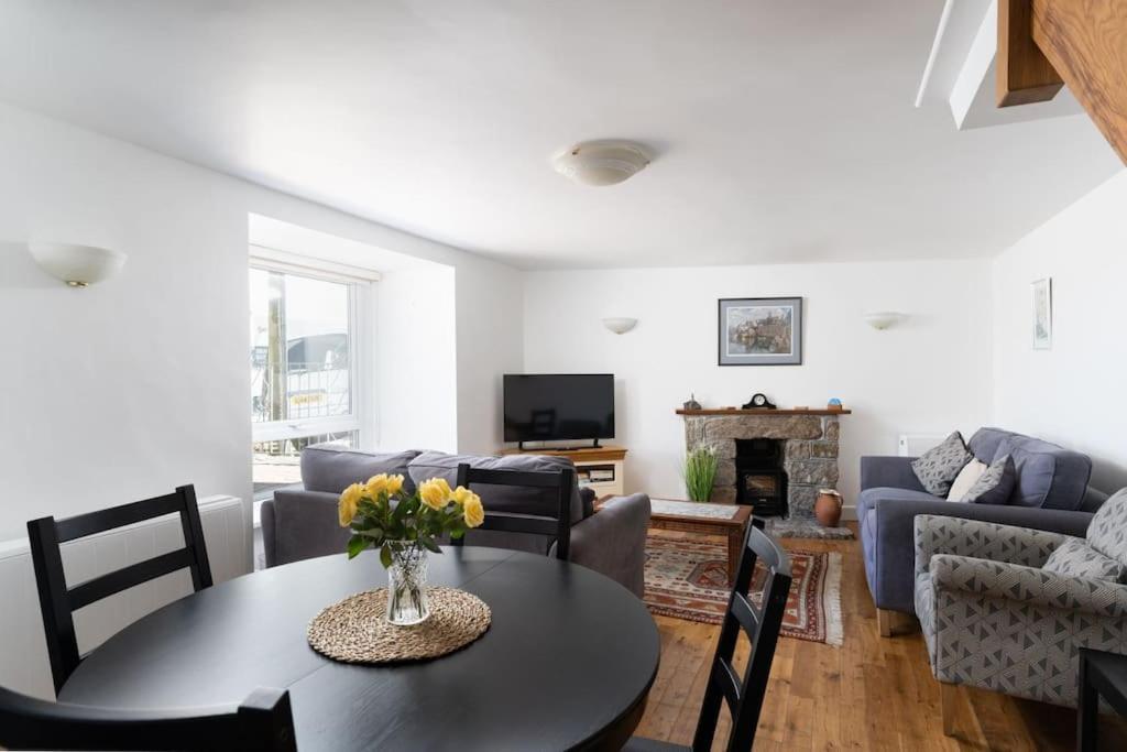 Charming 3 Bedroom Harbour Cottage With Parking Penzance Zewnętrze zdjęcie