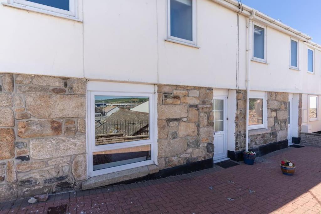 Charming 3 Bedroom Harbour Cottage With Parking Penzance Zewnętrze zdjęcie